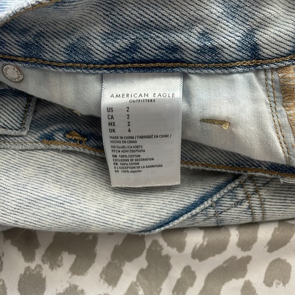 American Eagle mom jean shorts - Picture 3 of 3